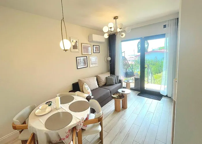 House Flamingo Apartment